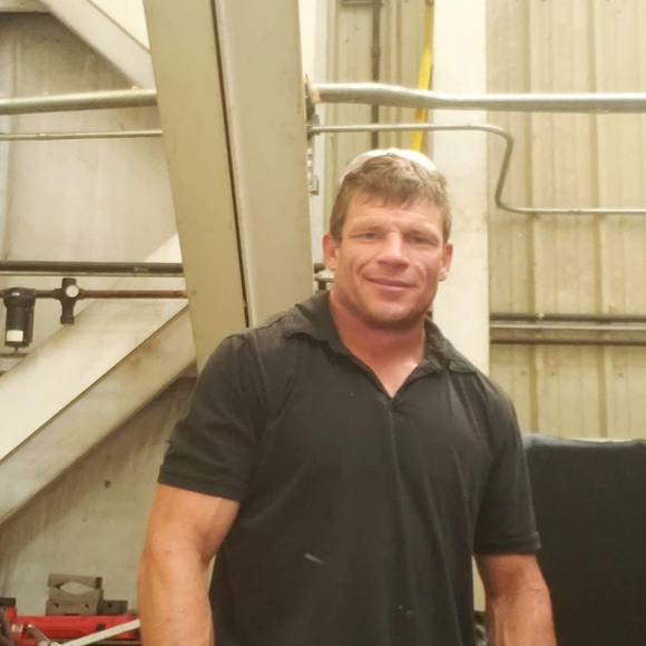 Meet your Posher, Jason - Picture 2 of 3